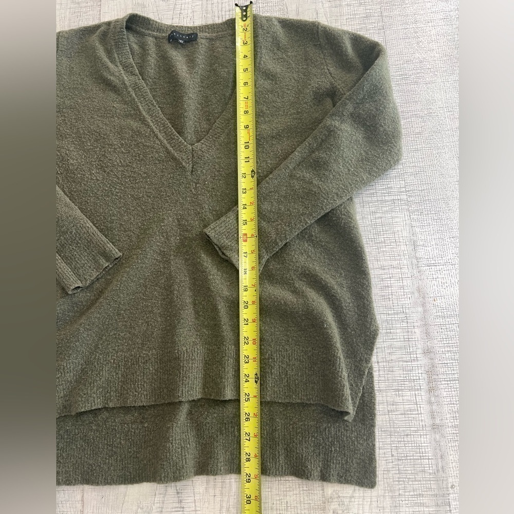 Sanctuary Green Wool V neck long Sleeve Sweater Size XS - Picture 10 of 10